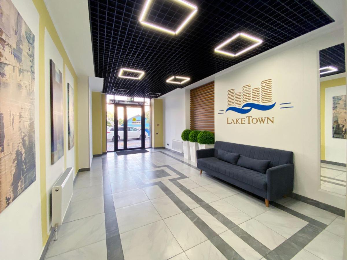 Апартаменты В Жк Laketown На Берегу Озера Almaty Extérieur photo